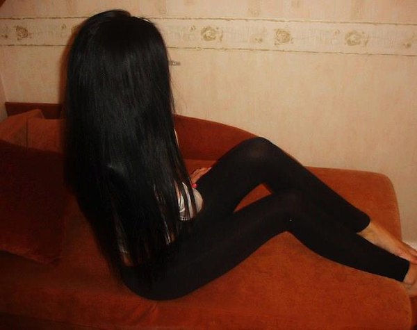 Фото девушек без лица брюнетки с длинными волосами