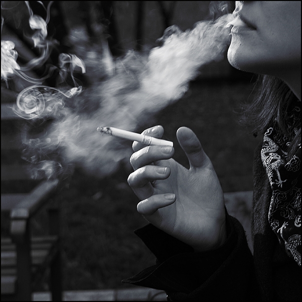 Девушка Курит Фото Без Лица