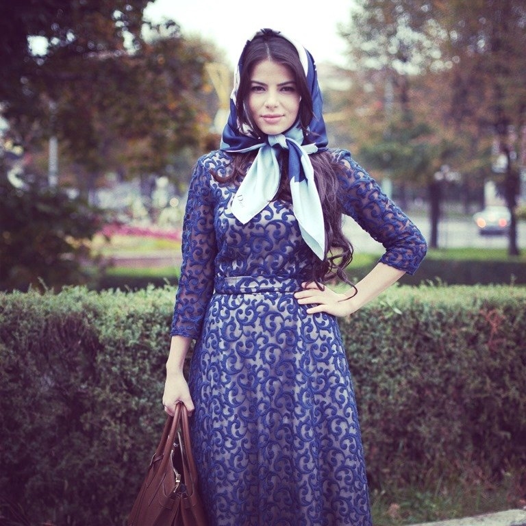 Кавказские девушки в платках домашняя