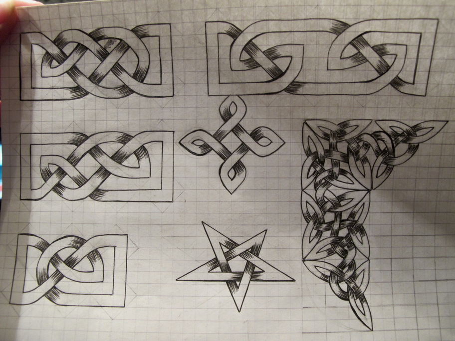 Саша рисовала в тетради разные символы
