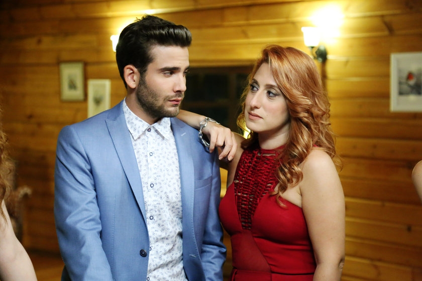 Актеры турецкого сериала Любовь не понимает слов   фото (21)