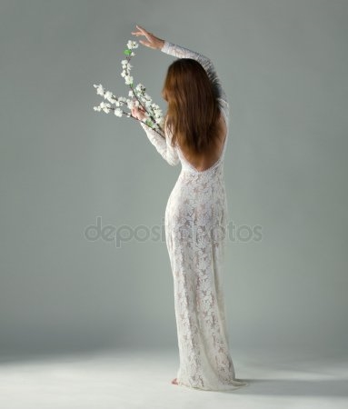 Девушка сзади с цветами   красивые фото 022