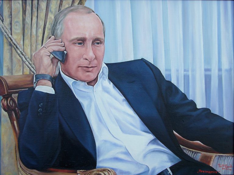 Заставка у путина на компьютере