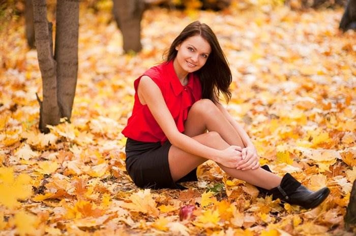 Красивые фотографии девушек осенью   подборка фото (13)