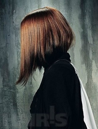 Фото девушки с каре со спины светлые волосы