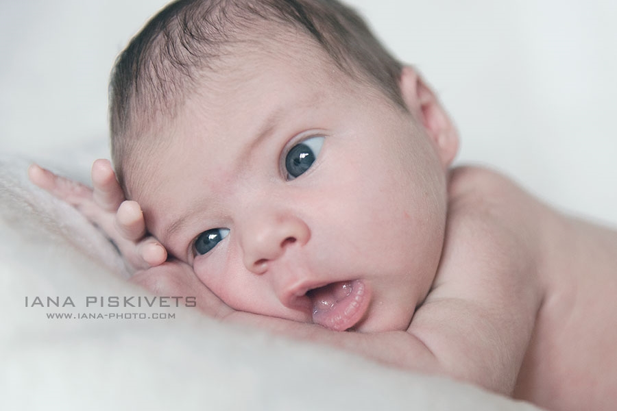 Фото новорожденных детей профессиональными фотографами 019