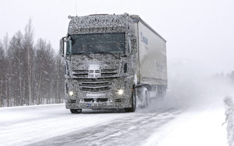 Заставка на телефон грузовые автомобили