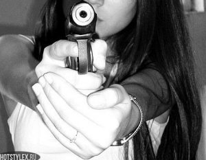 Девушка с пистолетом фото на аву017