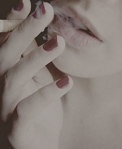 Девушка с сигаретой фото на аву020