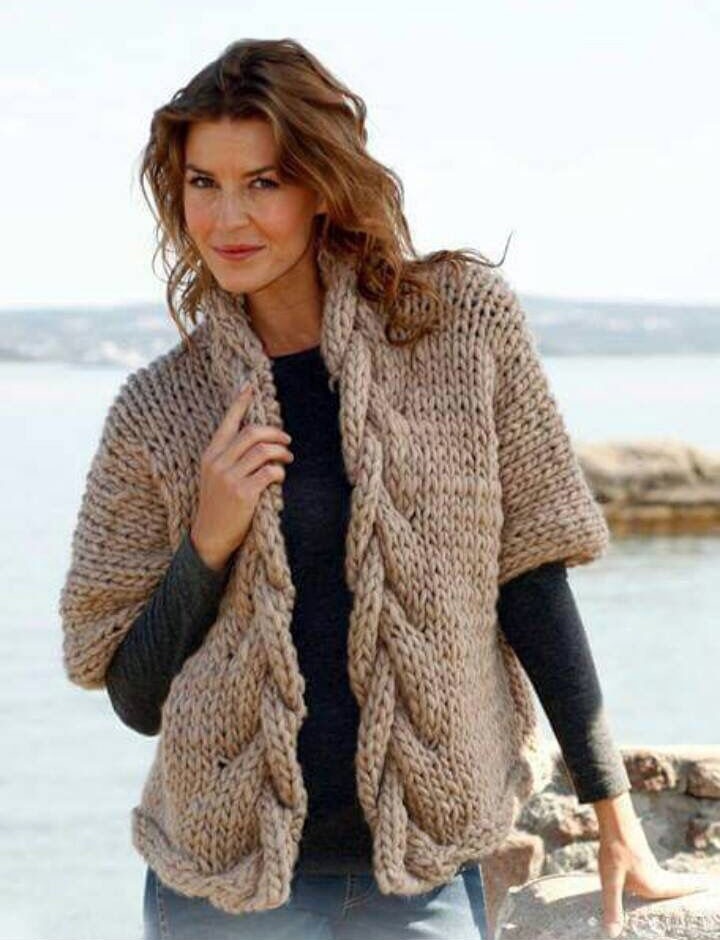 Вязаное пальто женское спицами из толстой пряжи модные тенденции