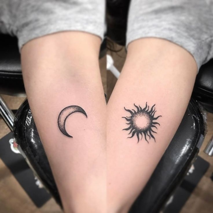 Красивая татуировка луна и солнце 020