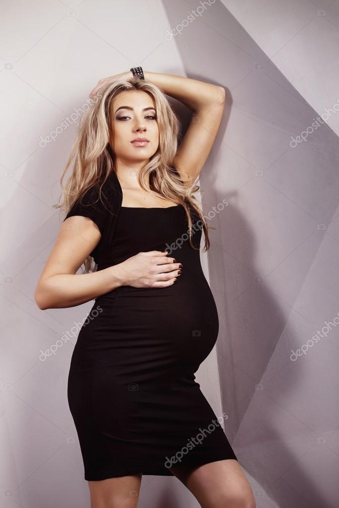 Фотосессия беременных в черном платье 013