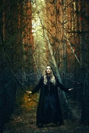 Фотосессия ведьма в лесу 001