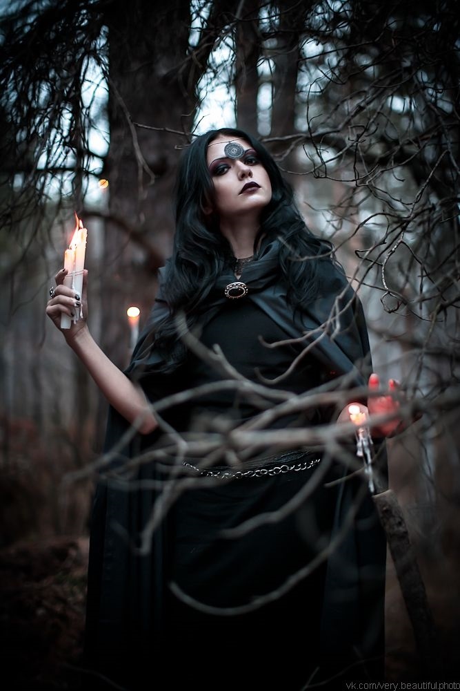 Фотосессия ведьма в лесу 012