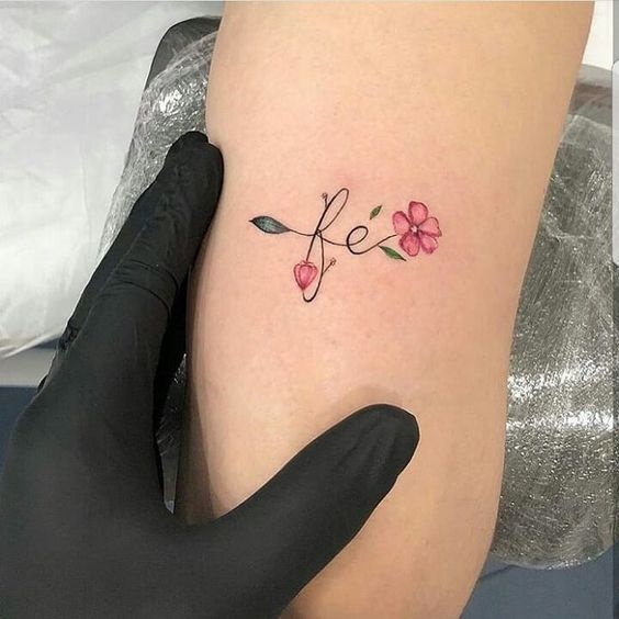 Эскизы буквы татуировки на теле 013