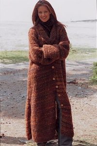 спицами вязаное пальто для полных женщин 009