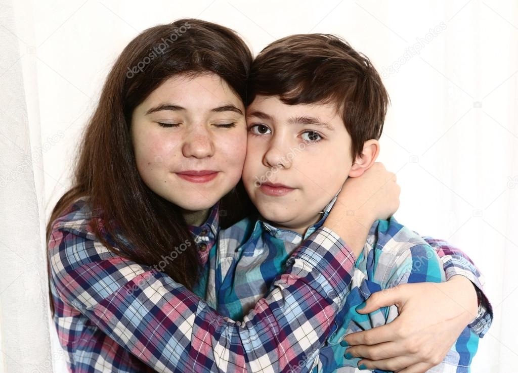 Подросток брат и сестра 024