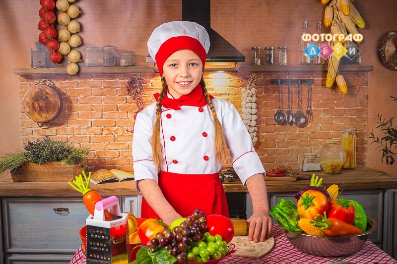 Повара сад. Фотосессия повара на кухне детский. Фотосессия повара на кухне детский сад. Фотосессия поварята в детском саду. Поваренок на кухне.