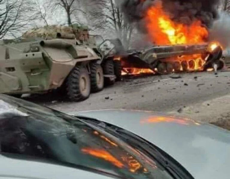 в Киеве идут уличные бои