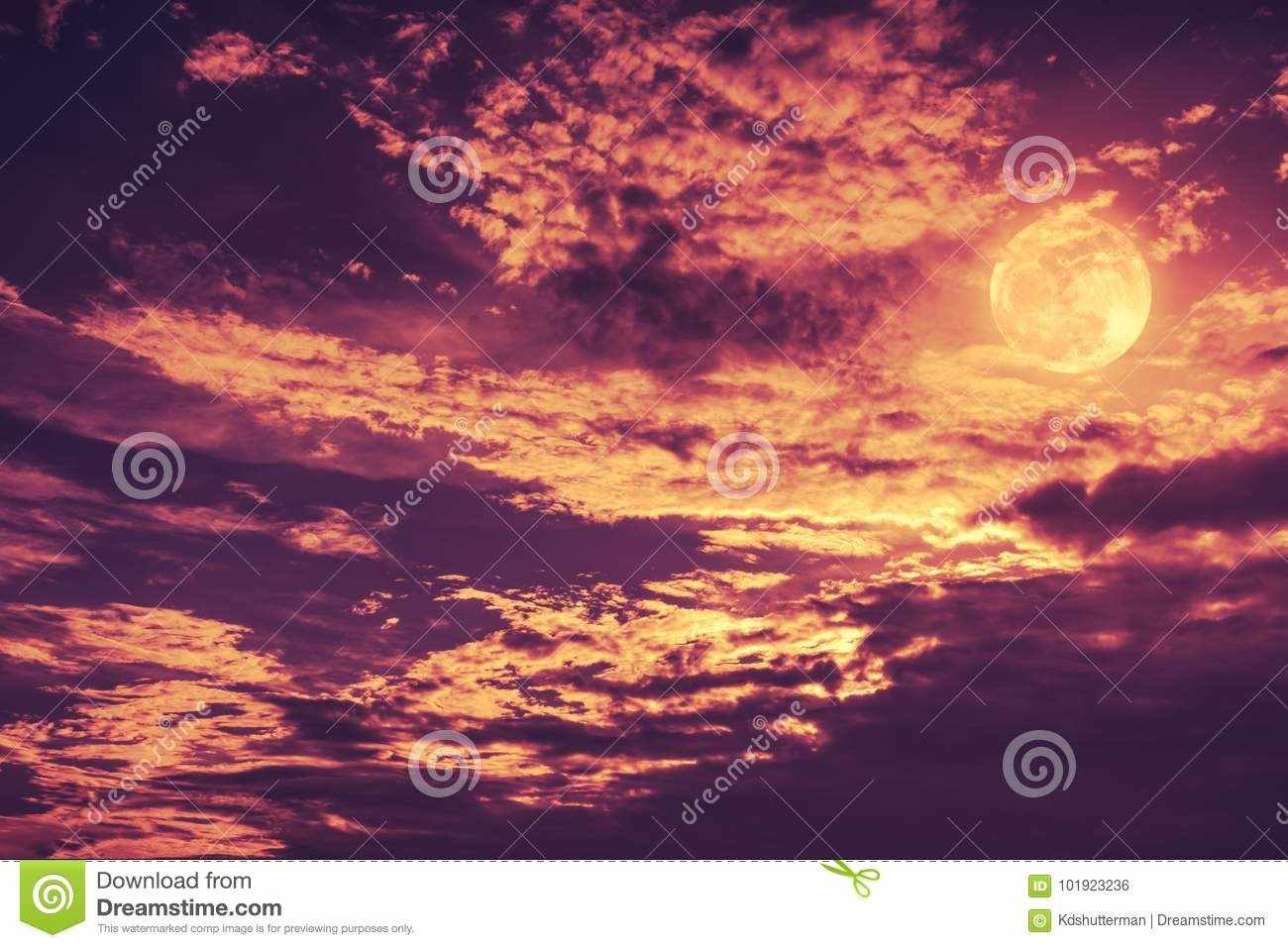 Красивое ночное небо с облаками 17